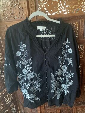 Jennifer & Grace Black Embroidered Button-Front Blouse